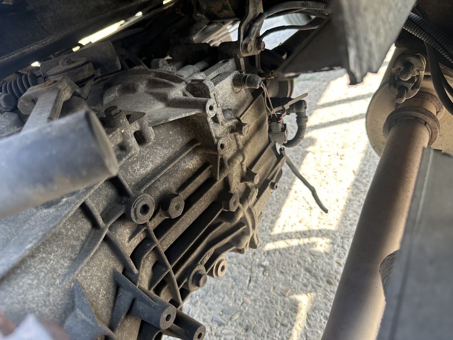 Dezmembrez renault maxity , cabstar nissan 2.5