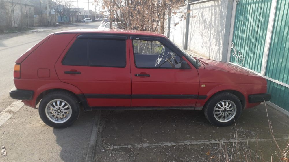 Машина Гольф2 1991.обем1.8автомат