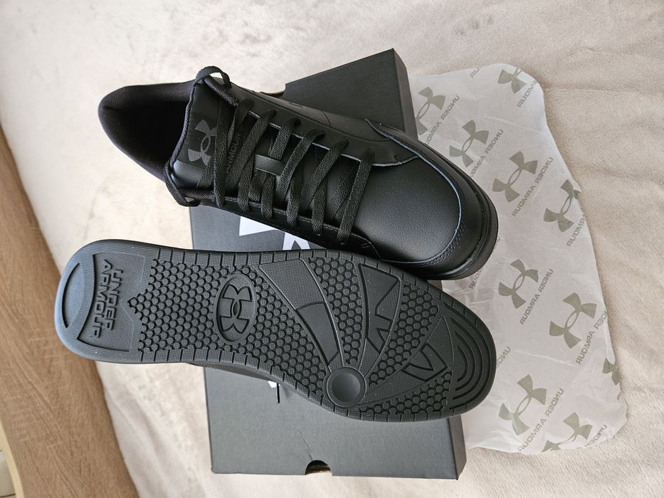 Сникърси- Under Armor