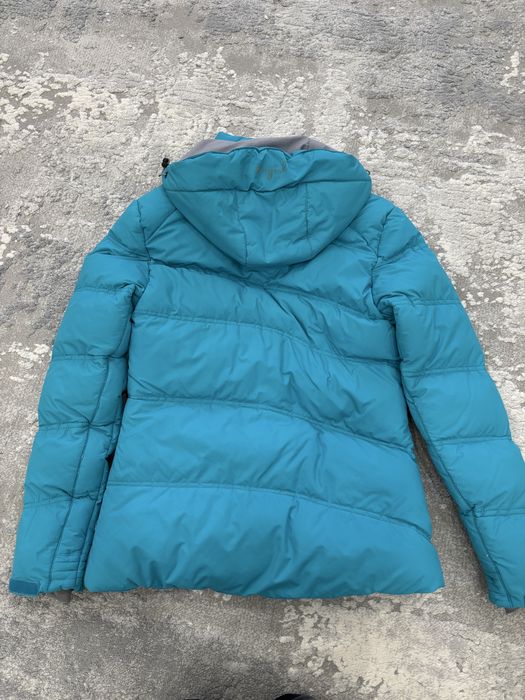 Продам женскую куртку