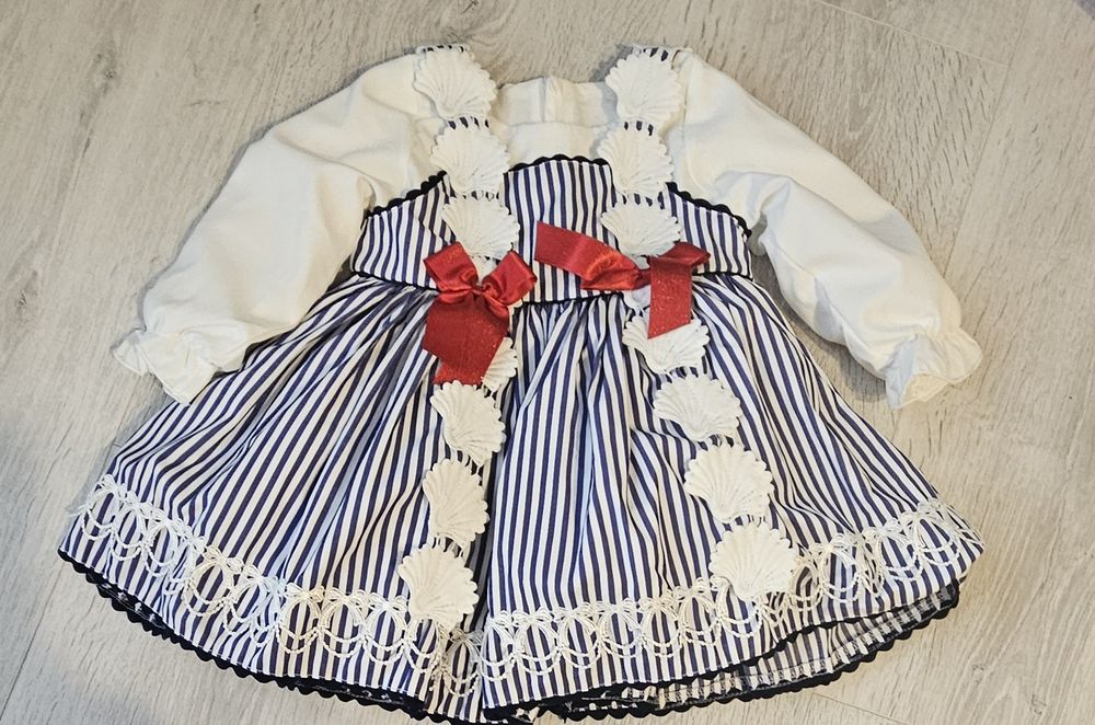 Vând rochie fetiță serbare