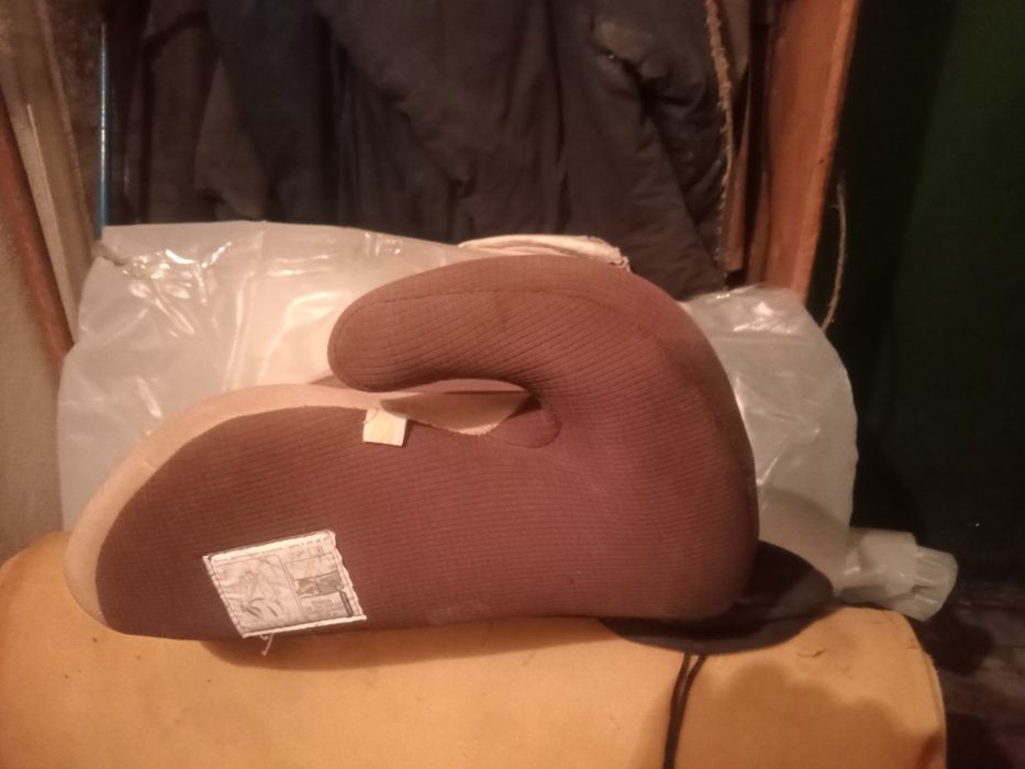 Продам детский бустер в авто