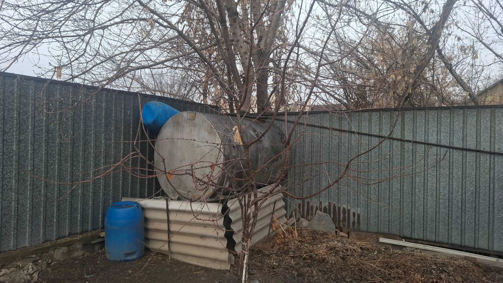 Продам цестерну 3тонны