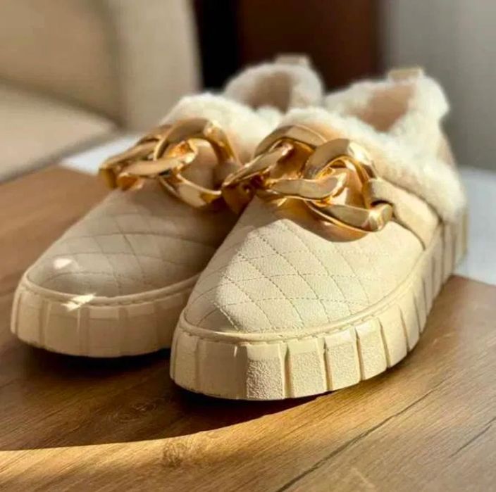 Pantofi cu interior din blană, mărimea 36-37