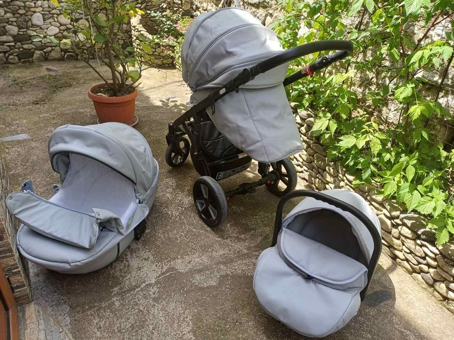 Бебешка количка 3 в 1