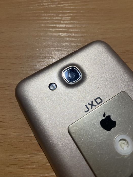 Продам телефон