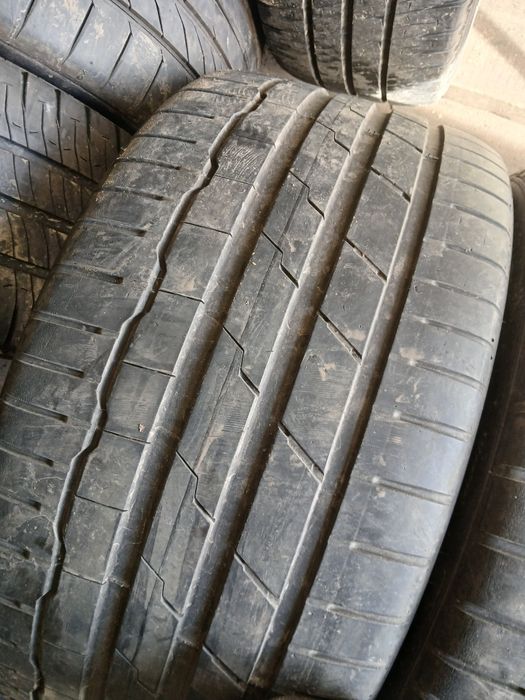 Гуми 265 30 20 2 броя.