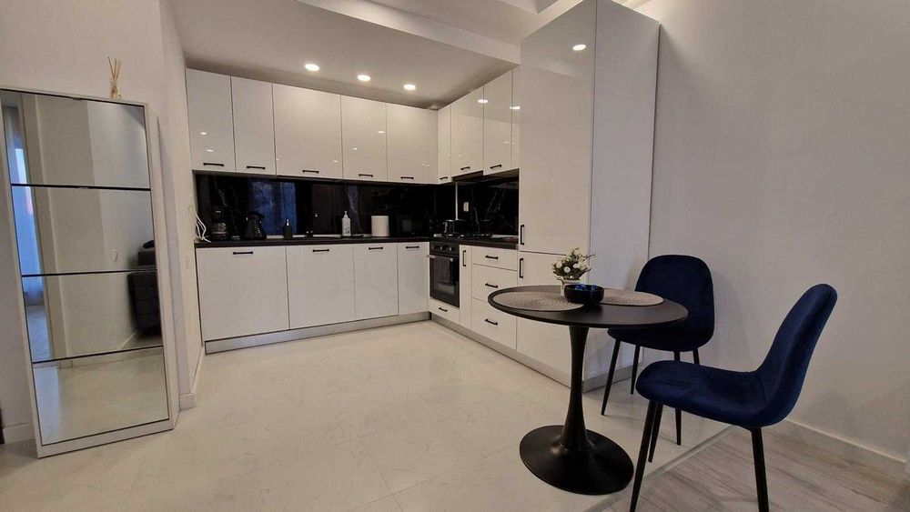 2 Camere Regim Hotelier Cosmopolis