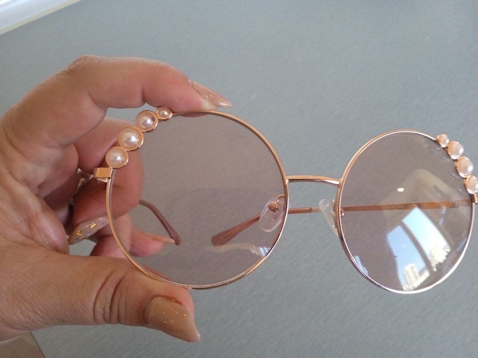 Страхотни дамски очила Guess  с перлички