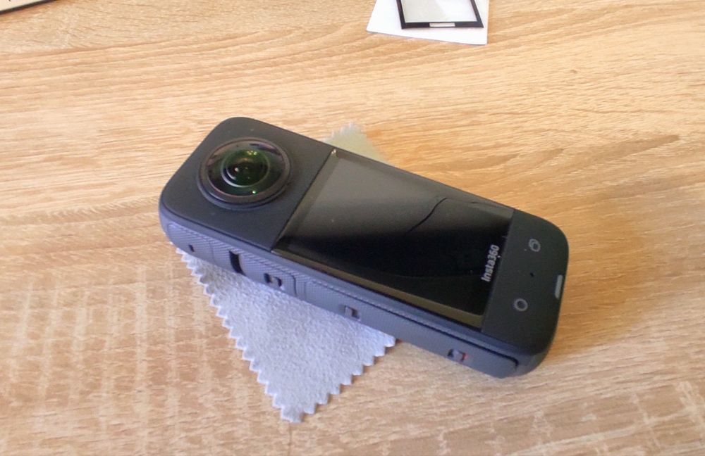 Insta 360 x3 + аксесоари, екшън камера 360 градуса