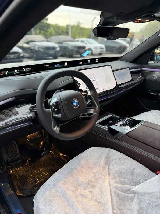 Продам ресталинговый BMW 740i xDrive обновленнная 7ка