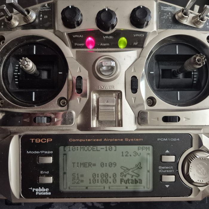 Futaba T9CP RC Transmitter с Corona 2.4GHz модул
