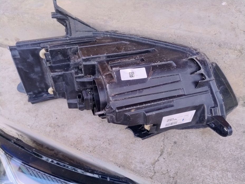 Far dreapta Logan, Sandero III