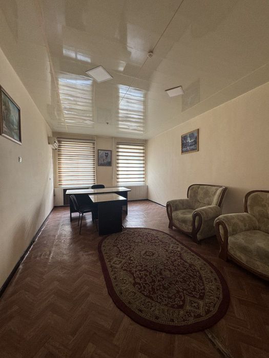 Чиланзарский район. Узбек фильм сдаются офисы от 10 до 100м2 с мебелью