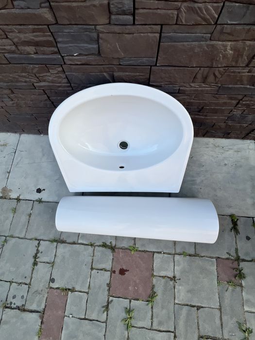 Раковина с пьедисталом