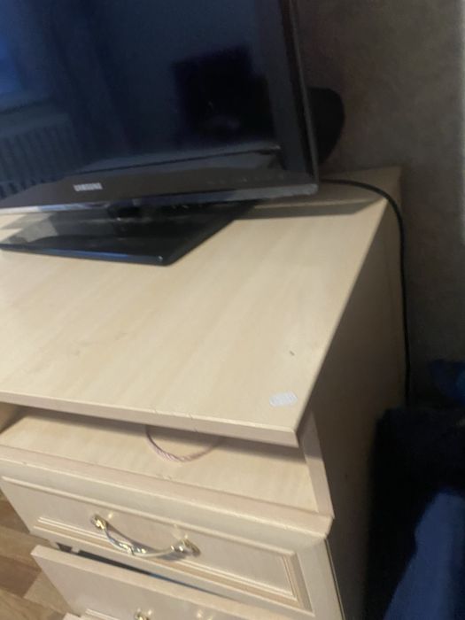 Столик для учебы бежевый