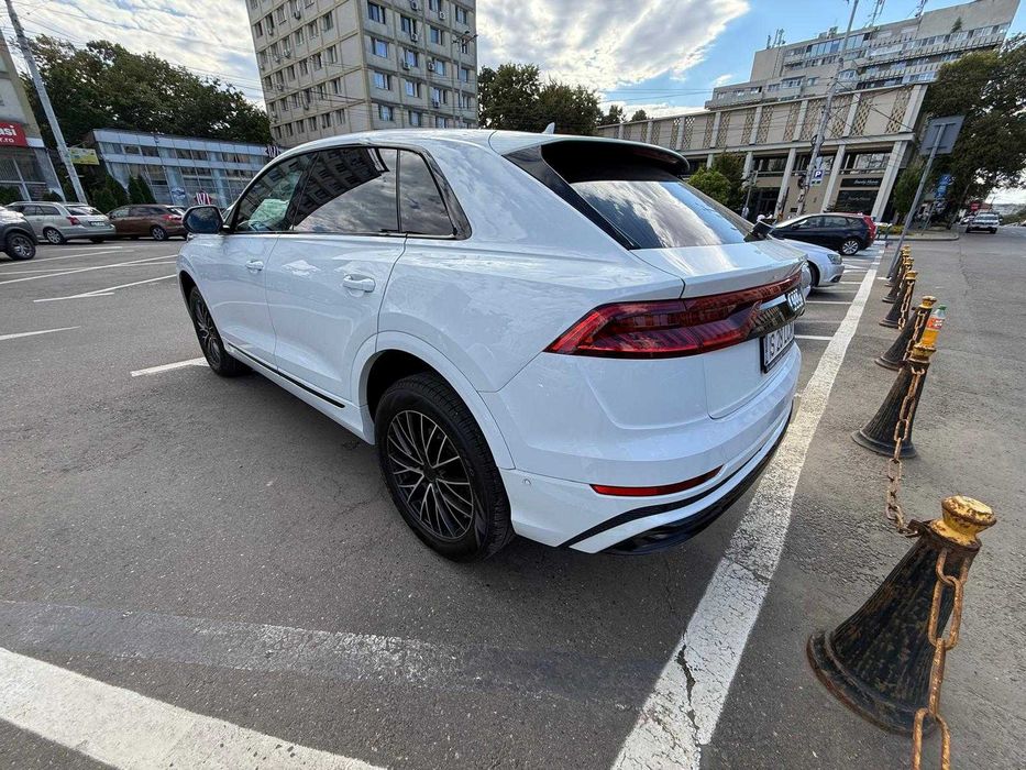 AUDI Q8 2021 — imagine 3