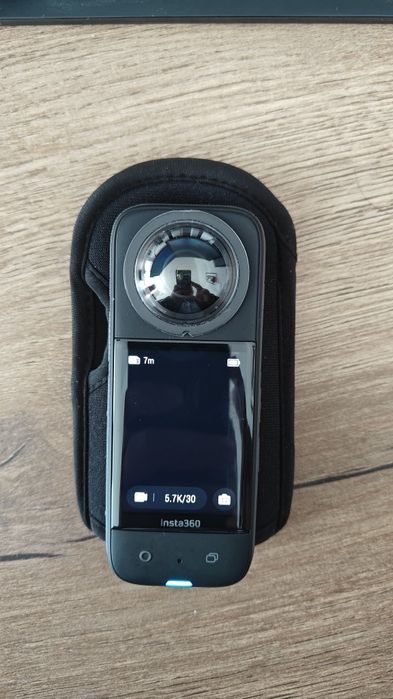 Экшн-камера Insta 360 X3