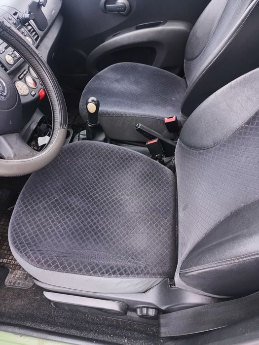 Vînd Nissan micra 1.4 benzina mașină merge perfect