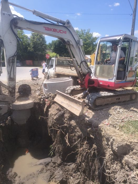 Excavator takeuchi 5 tone