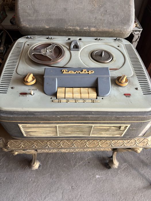 Магнитофон ламповый Тембр