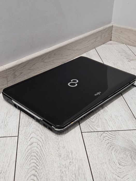 Ноутбук Fujitsu i3 120ssd