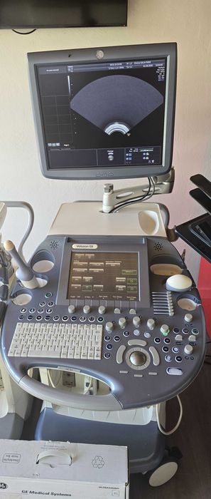 URGENT! VAND Lot ecografe GE Voluson E8 Expert, sonde medicale, !!CADOU!! - multifunctionala color HP CM4540MFP