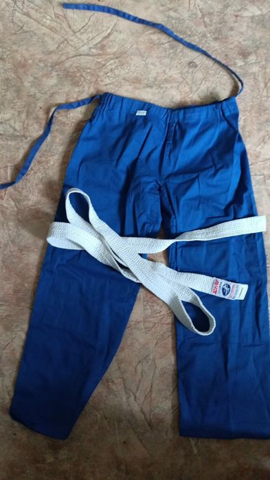 Костюм для дзюдо борьба