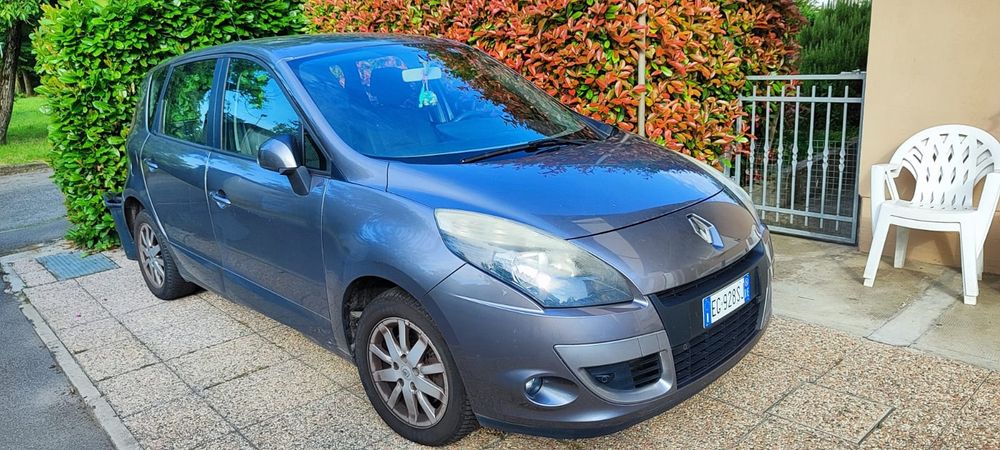 Planșă de bord renault scenic 3  facelift 2012