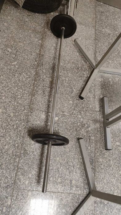 Домашен фитнес -2бр дъмбели крив лост с щипки и гайки