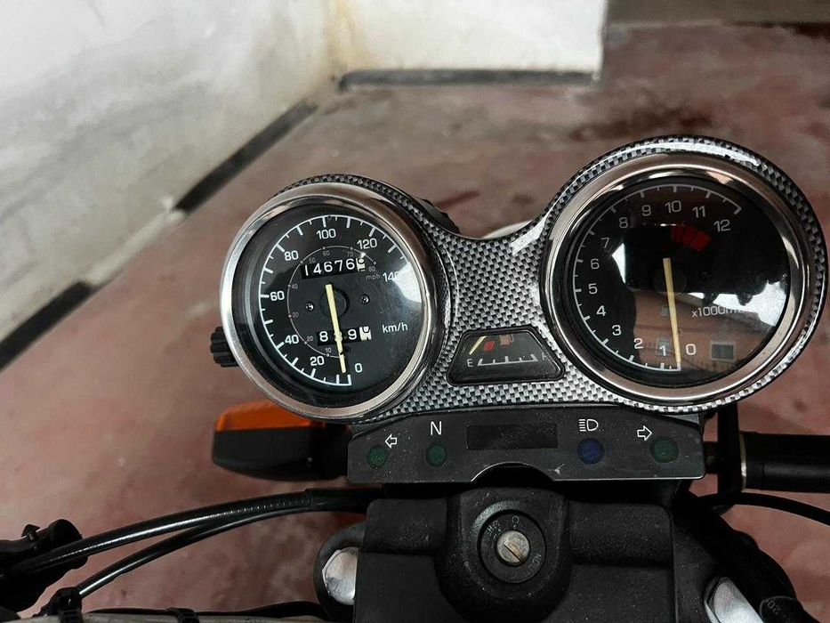 SYM XS 125 Negru – 14.676 km – Stare foarte bună – Cu genți laterale și cască
