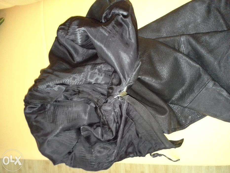 Vand pantaloni din piele culoare negra