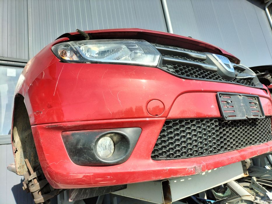 Предна броня Dacia Sandero / Дачия Сандеро 2014г.