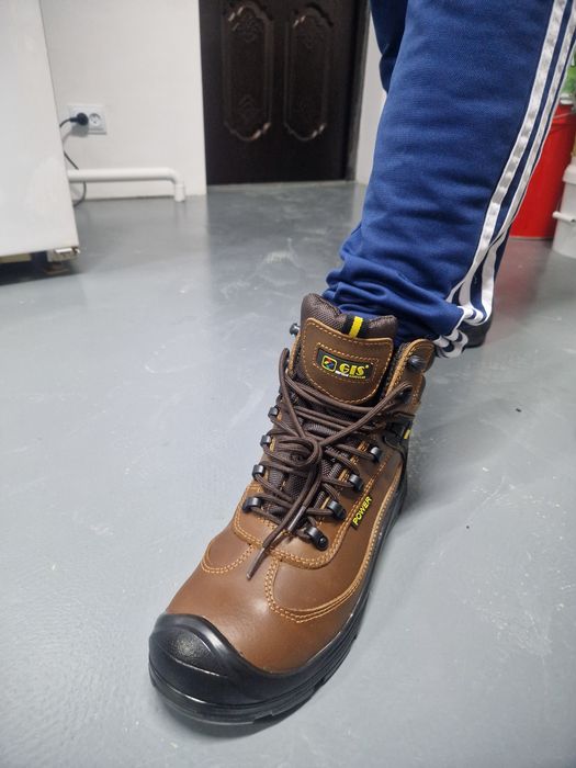 Продам спецобувь