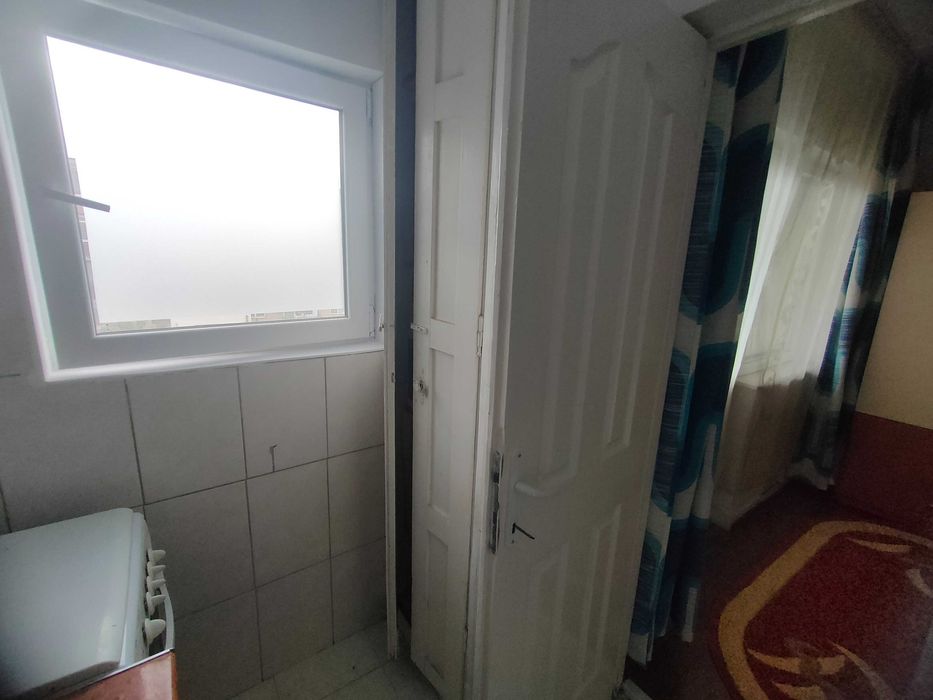 Închiriez garsonieră