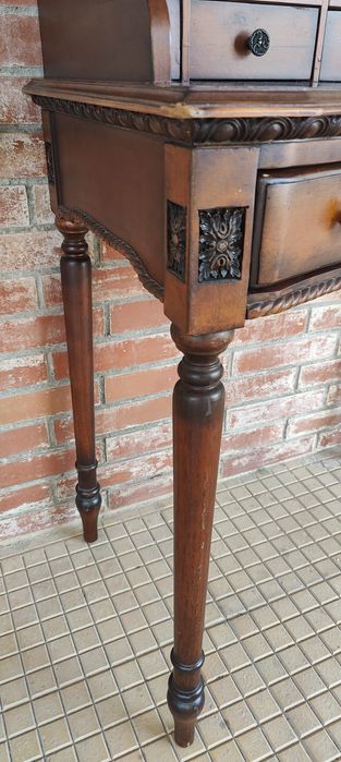 Бюро писалище секретер