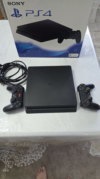PlayStation 4 PS4 + джойстик
