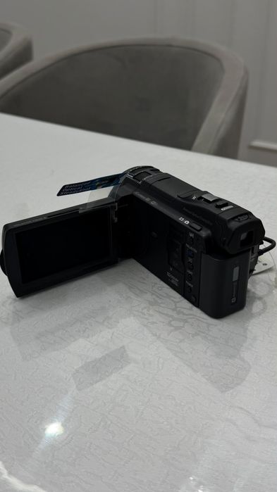 Sony Handycam HDR-PJ810 —