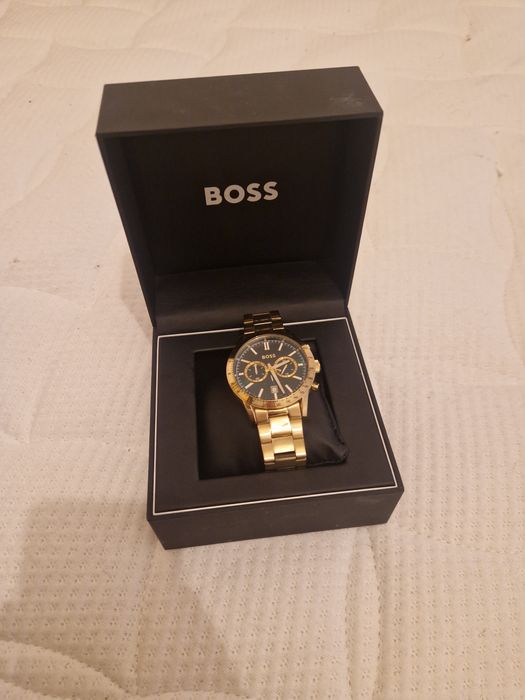 Ceas hugo boss auriu
