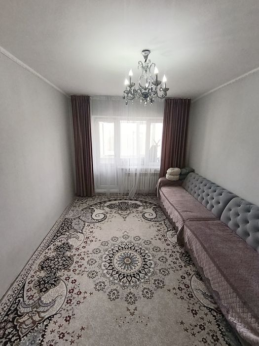 2-хкомн кв в 10 мкр,19 д, не угл