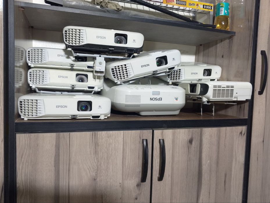 Arzon. Srochno sotiladi Epson EB-FH06 Full HD proyektori
Brend: Epson