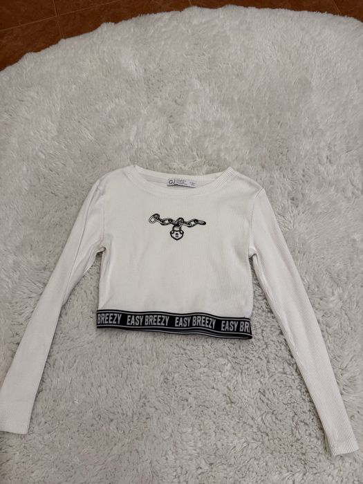 Кофточки в отличном состоянии на возраст 7-8 лет