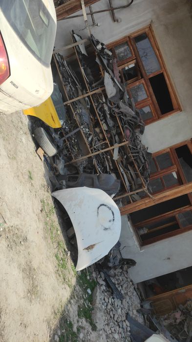 Yangi va rabochik Kuzov va barcha qismlari