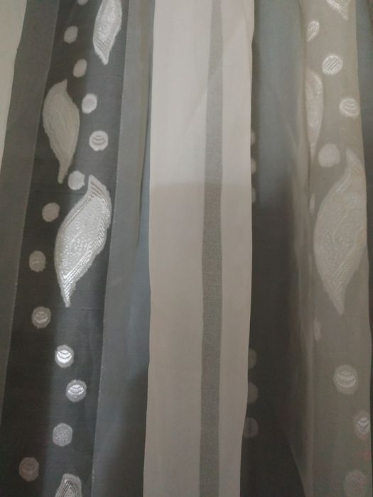 Тюль на окно. См. фото и описание