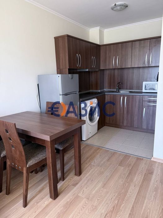 Продава се Двустаен апартамент в к.к. Слънчев бряг - 59 кв.м за 1111 €/кв.м - Снимка #7