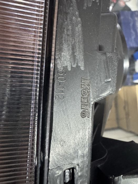 Фара Toyota Land Cruiser 100