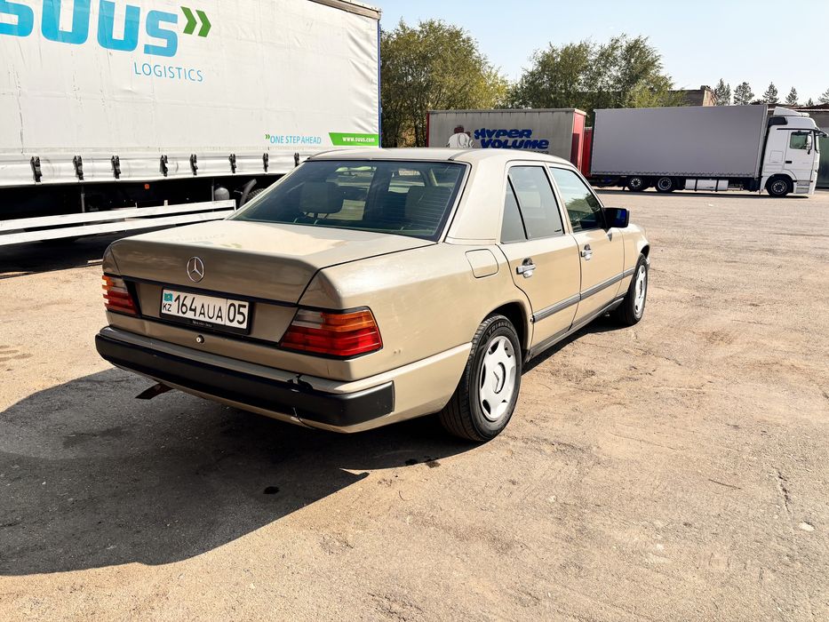 Продам 124 мерседес