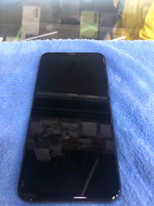 iPhone XS Max sotiladi