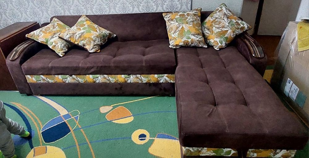 Диван  продам почти новый