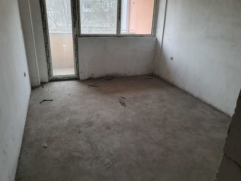Продава се Тристаен апартамент в Казанлък - 100 кв.м за 714 €/кв.м - Снимка #3